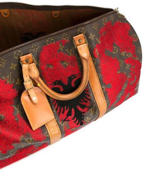 Prestigious brand 'Louis Vuitton' puts on sale the bag with the 